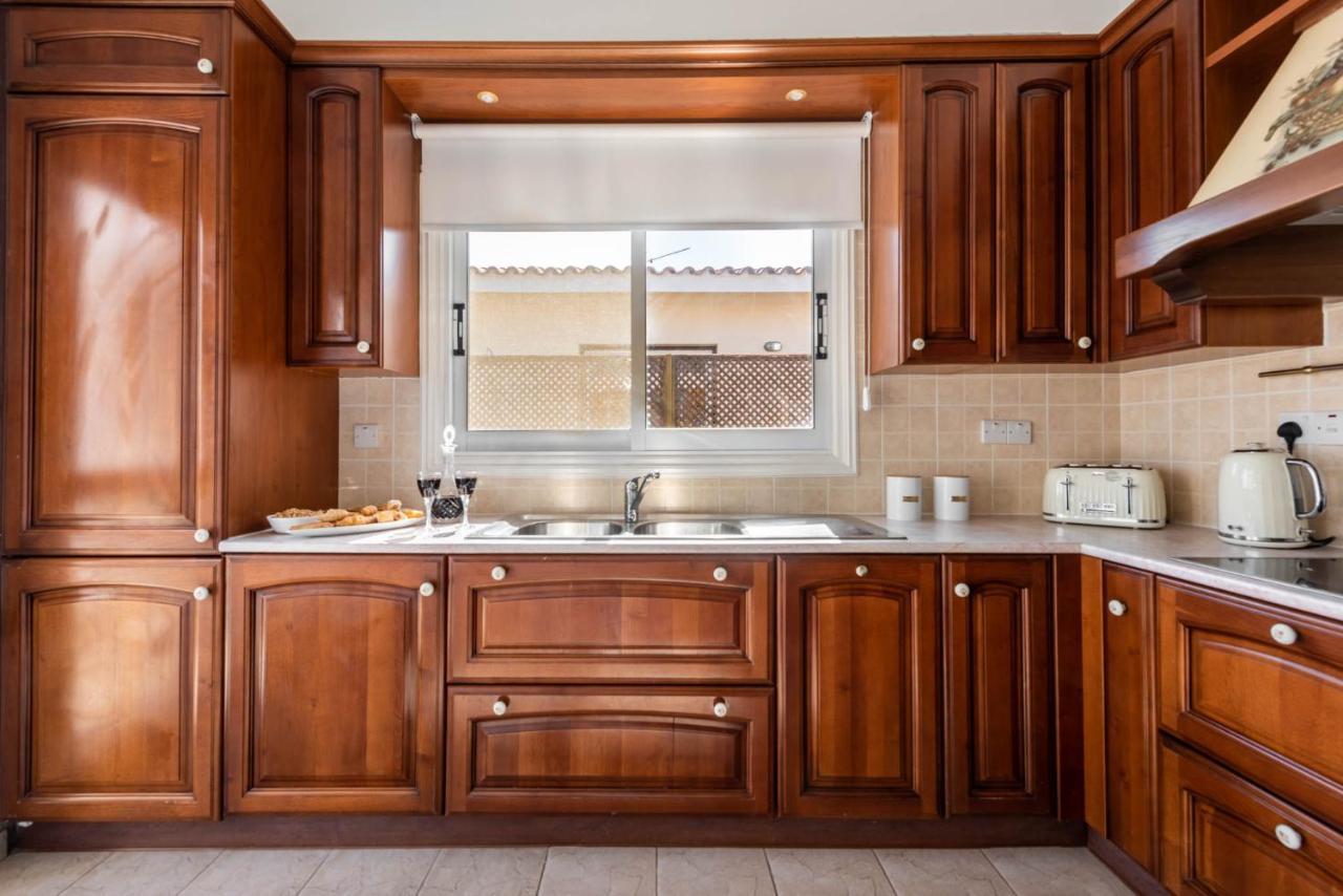 Tequila Sunrise By Ezoria Villas Coral Bay Exterior photo