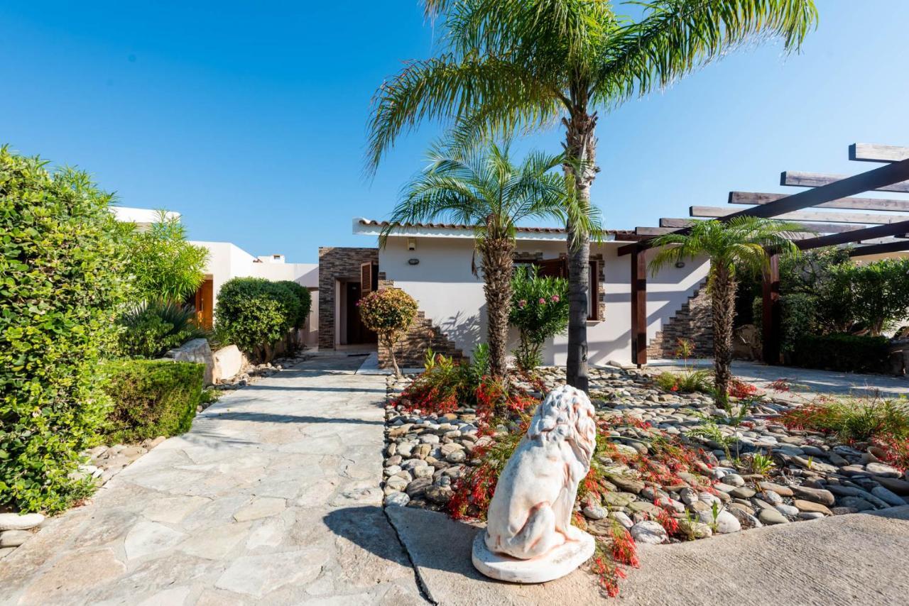 Tequila Sunrise By Ezoria Villas Coral Bay Exterior photo