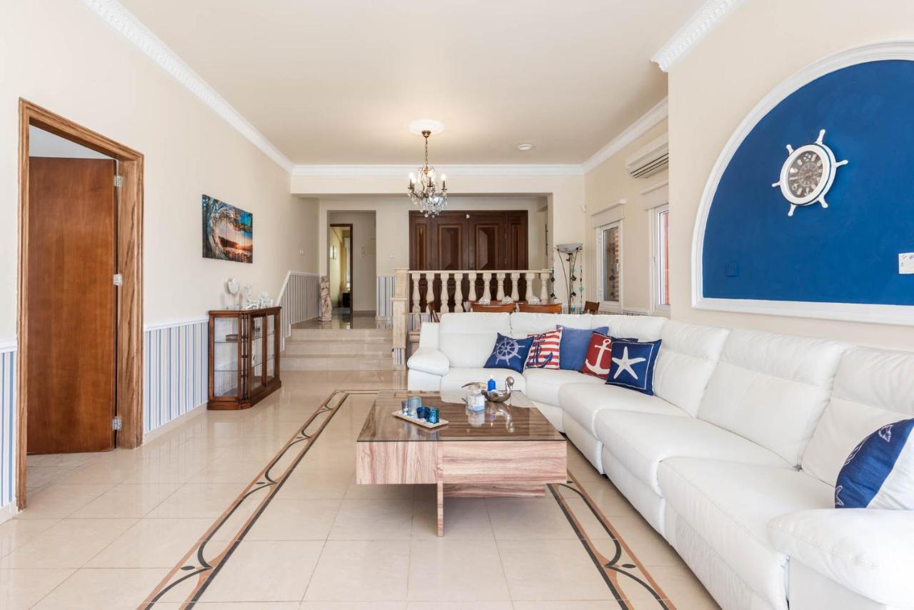 Tequila Sunrise By Ezoria Villas Coral Bay Exterior photo